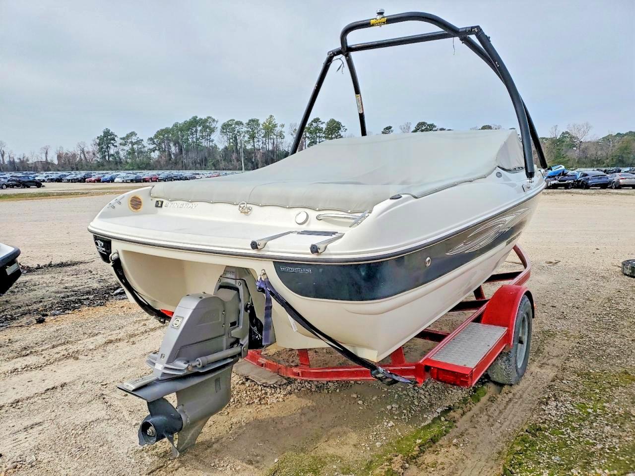 2007 Stingray Boat-Boat