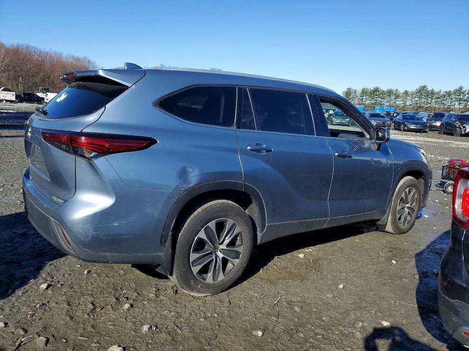 2022 Toyota Highlander xle
