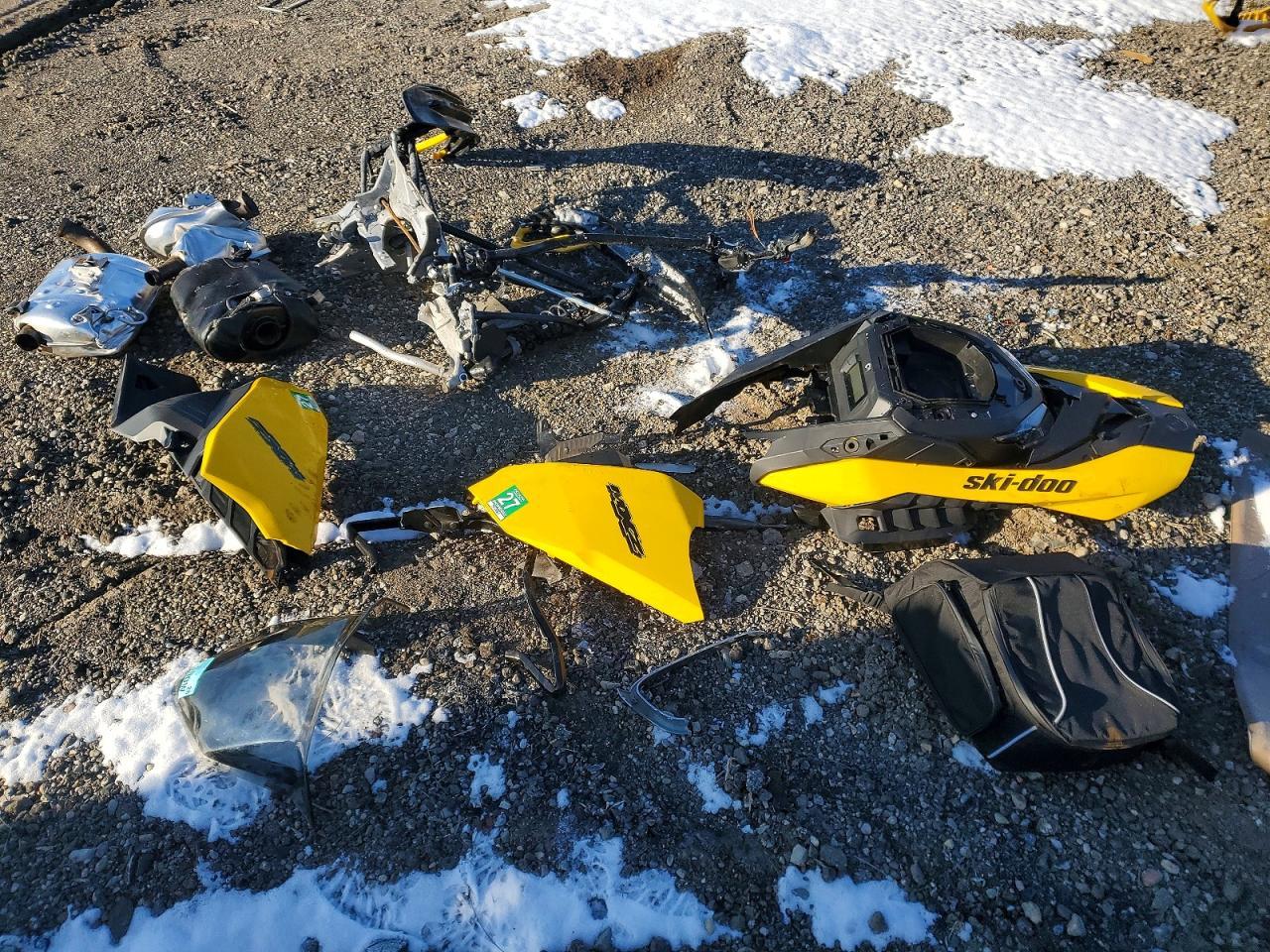 2024 Skidoo 2024 SKI-DOO Snowmobile