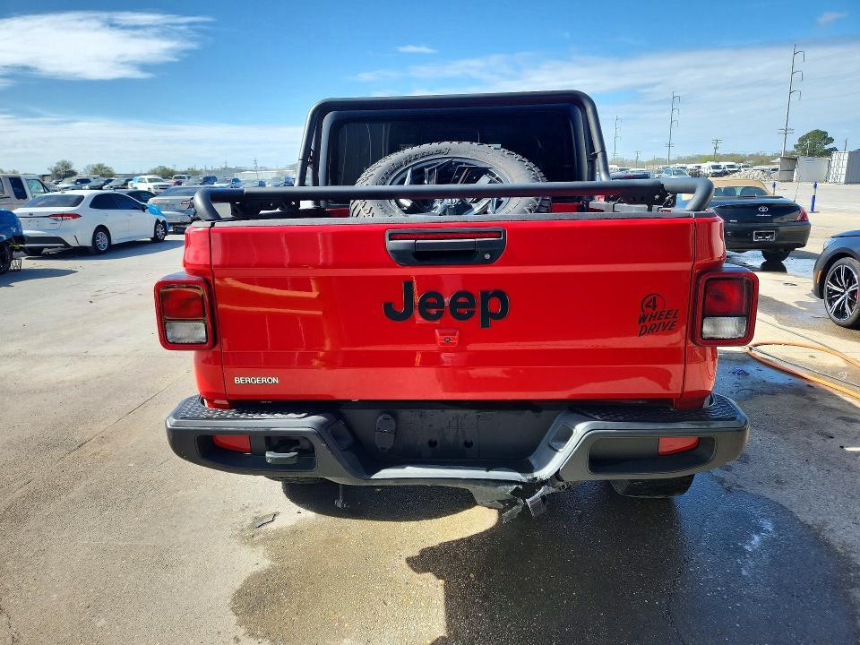 2022 Jeep Gladiator Sport