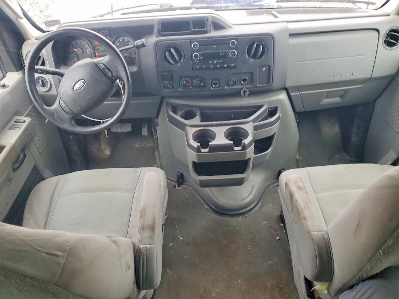 2010 Ford Econoline E350 Super Duty Wagon