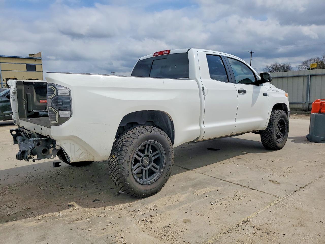 2014 Toyota Tundra SR5