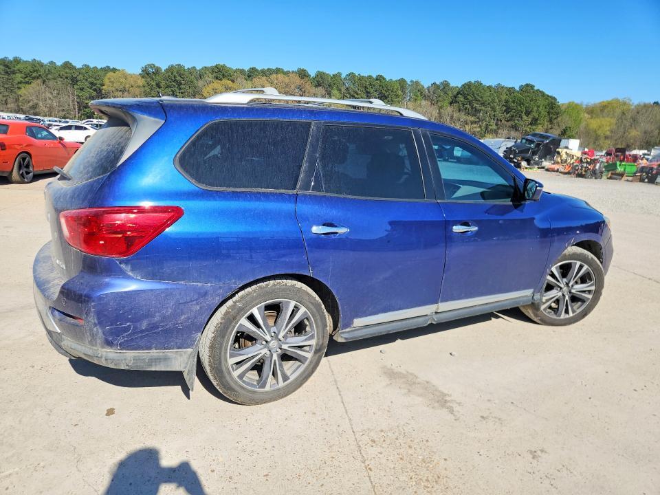2017 Nissan Pathfinder Platinum