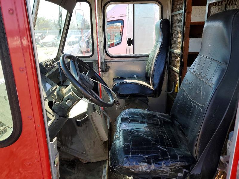 2000 Workhorse Custom Chassis Forward Control Chassis Delivery Truck