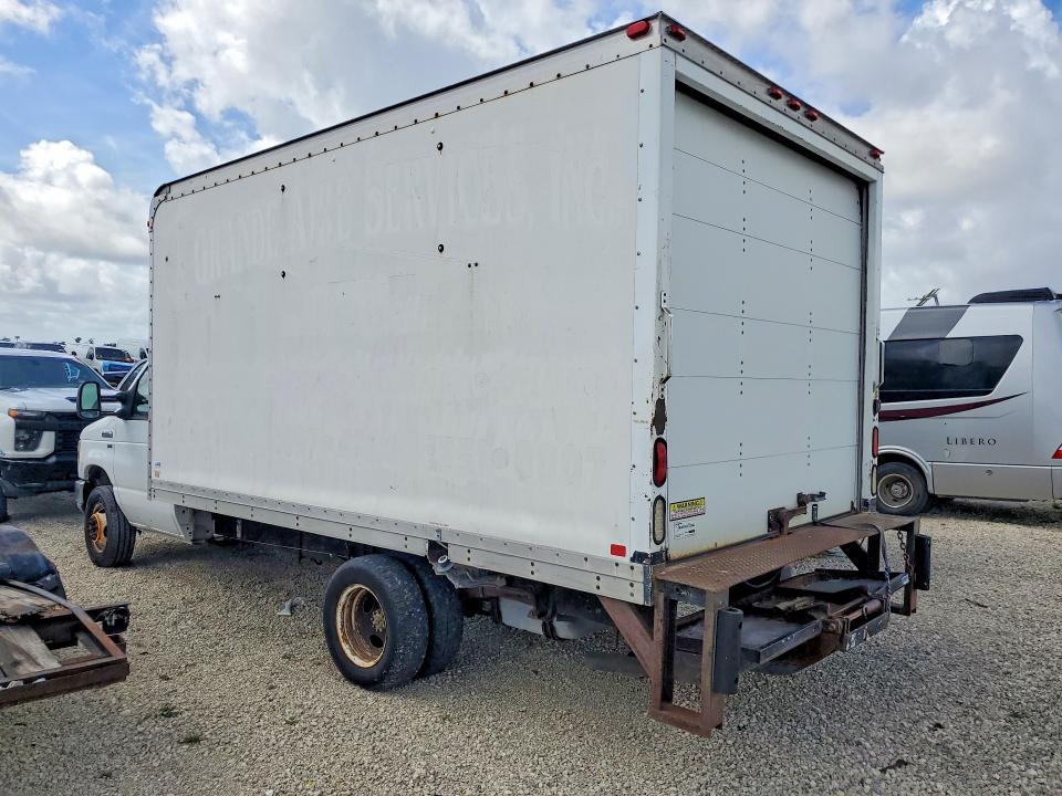 2011 Ford E350 BOX Truck