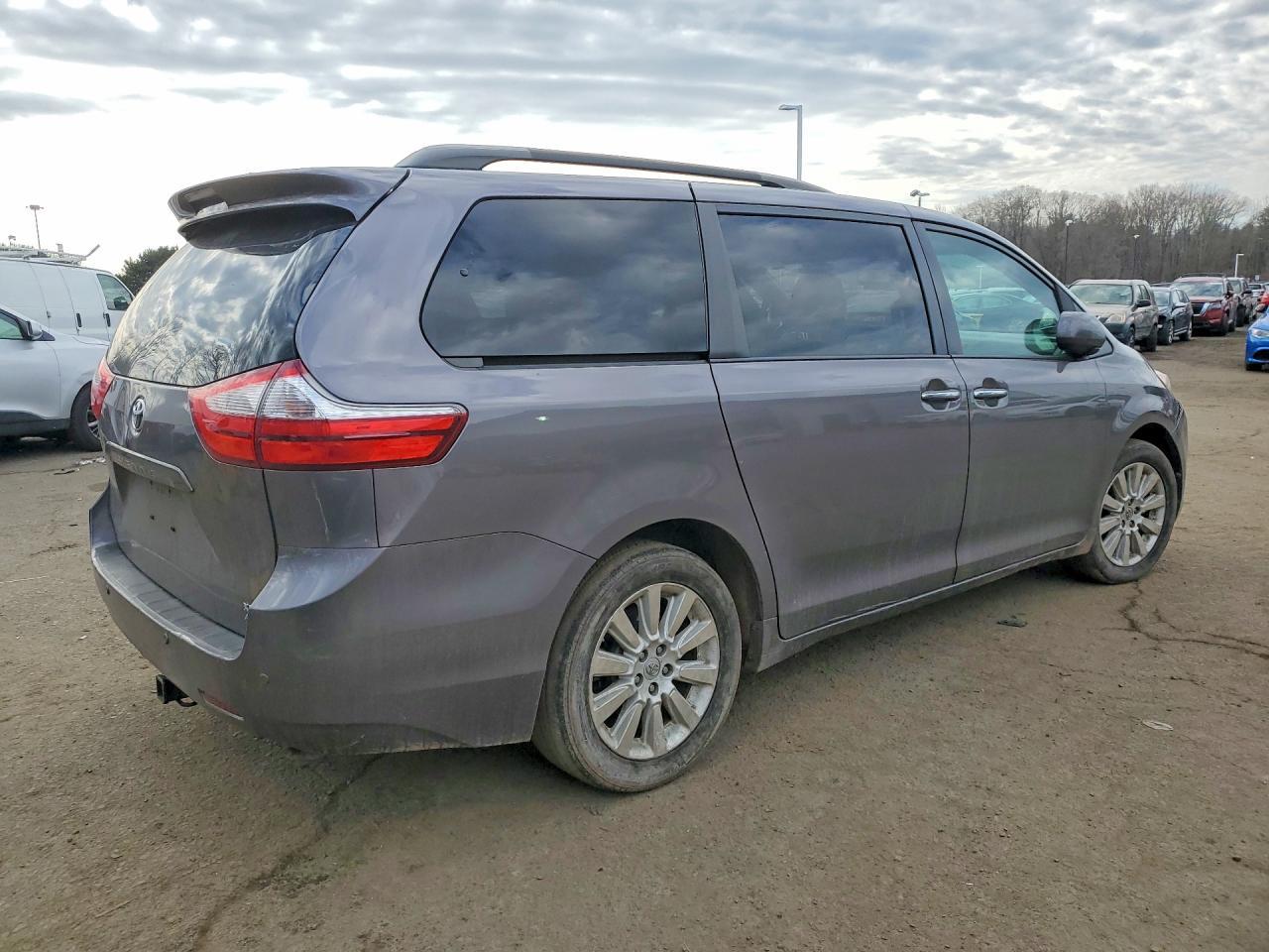 2015 Toyota Sienna xle Premium 7-passenger