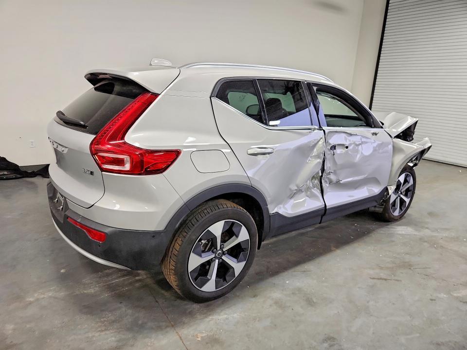 2025 Volvo Xc40 Plus