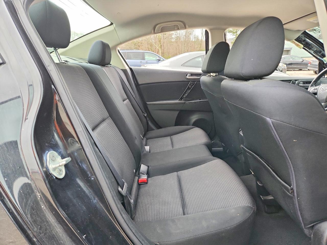 2013 Mazda 3 I