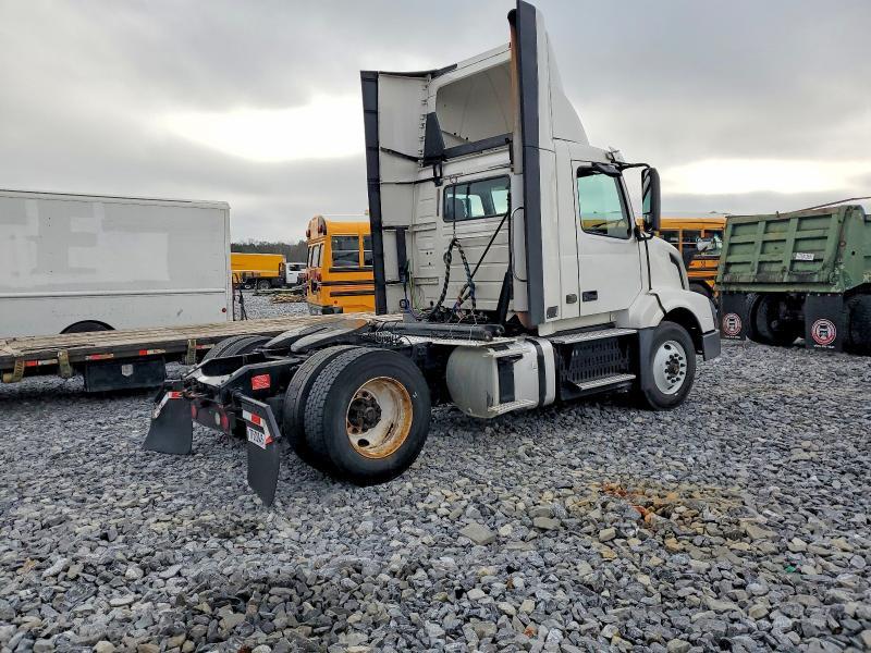 2017 Volvo VNL Semi Truck