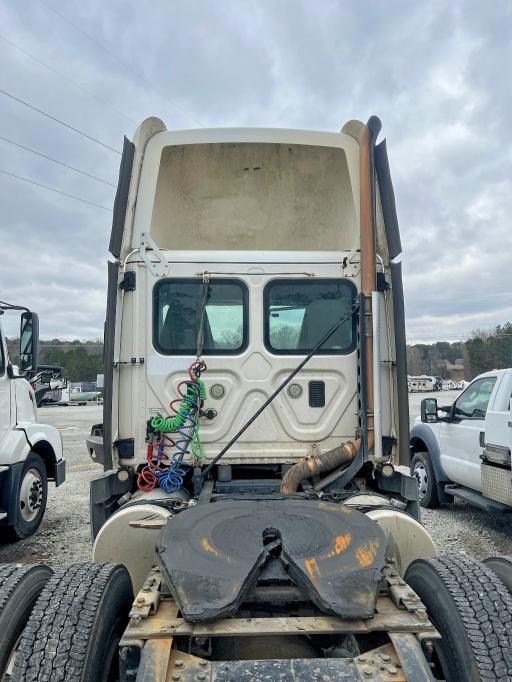 2016 Freightliner Cascadia 125 Semi Truck
