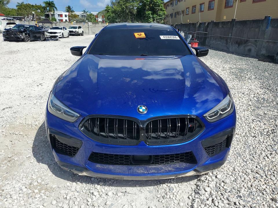 2022 BMW M8