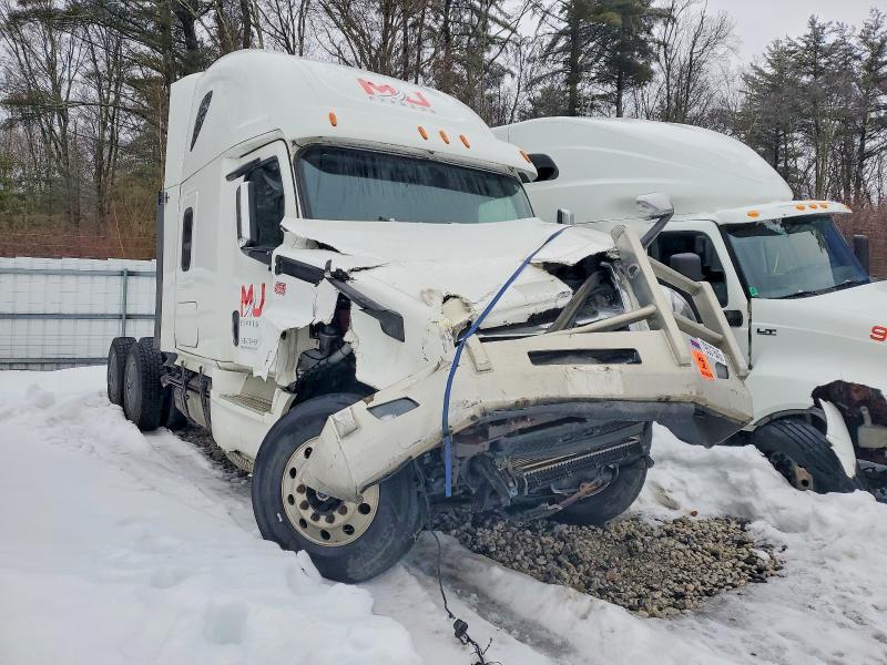 2018 Freigliner 2018 Freightliner Cascadia 126 Semi Truck
