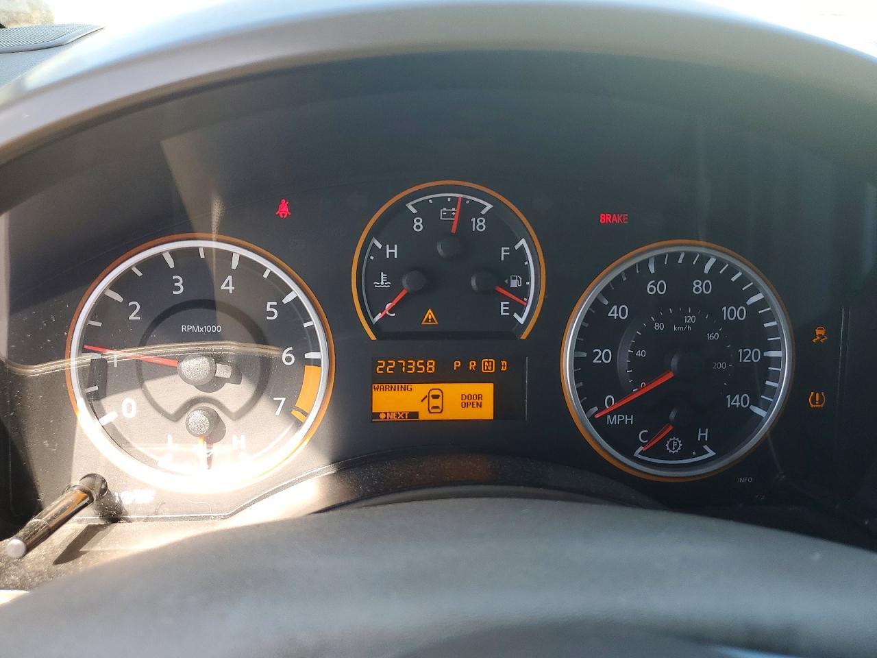 2012 Nissan Titan SV