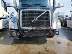2007 Volvo VNL Semi Truck