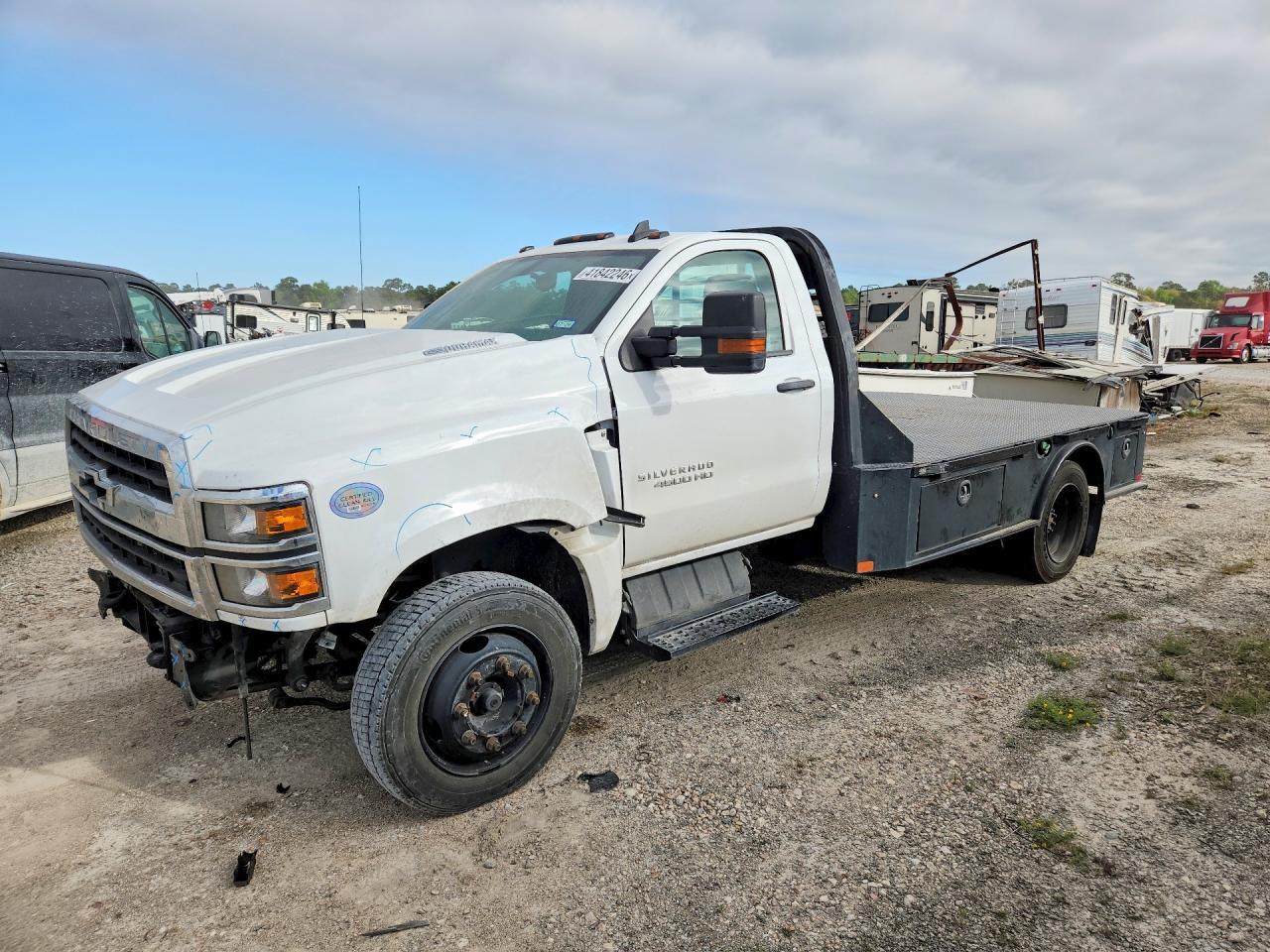 2022 GM GM515 Flatbed Truck