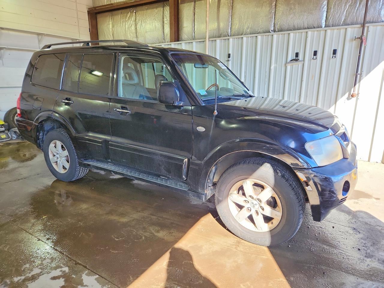 2005 Mitsubishi Montero Limited