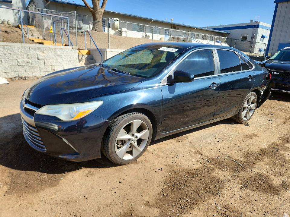 2016 Toyota Camry le