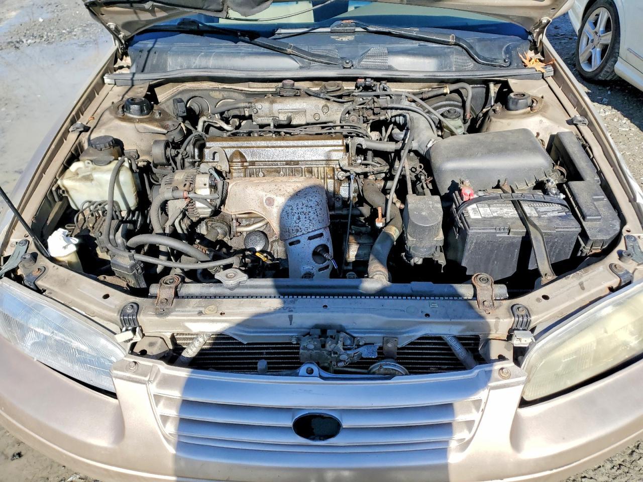 1998 Toyota Camry le