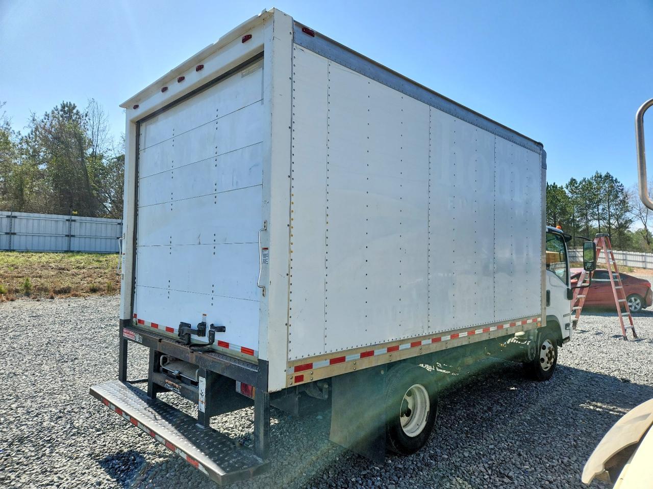 2018 Isuzu NPR BOX Truck