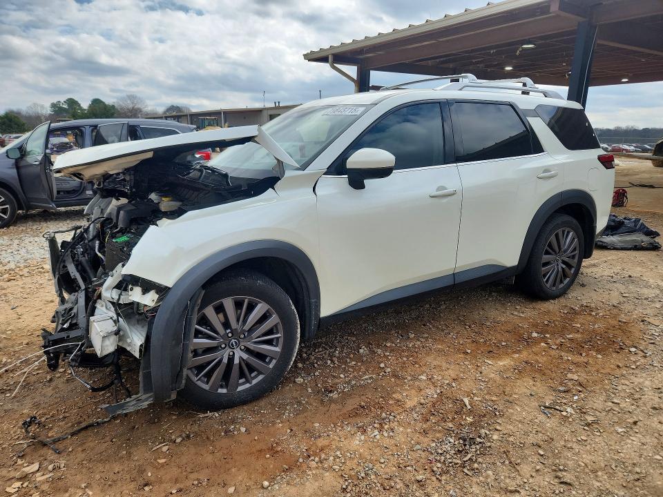 2023 Nissan Pathfinder sl