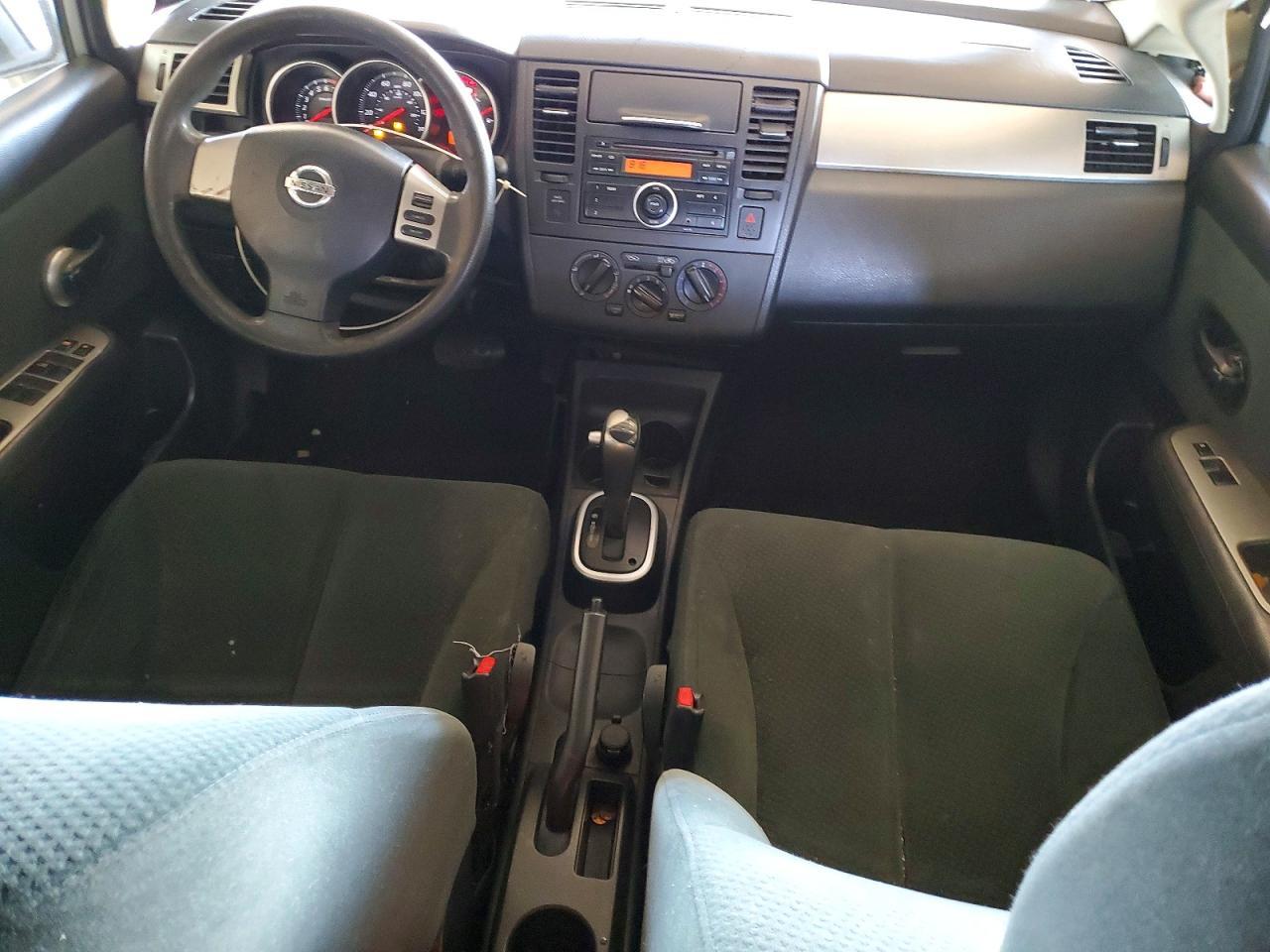 2010 Nissan Versa 1.8 s