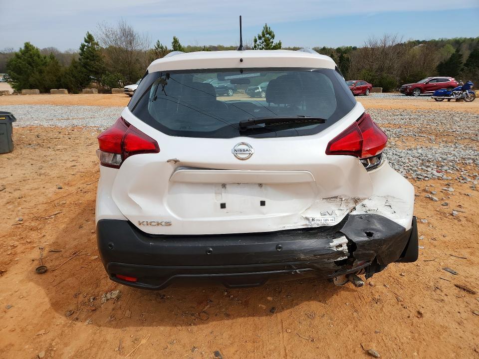 2020 Nissan Kicks sv