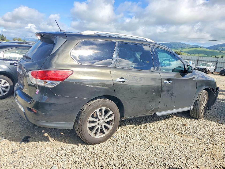 2015 Nissan Pathfinder sv