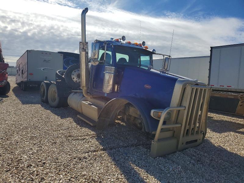 2017 Peterbilt 389 Semi Truck