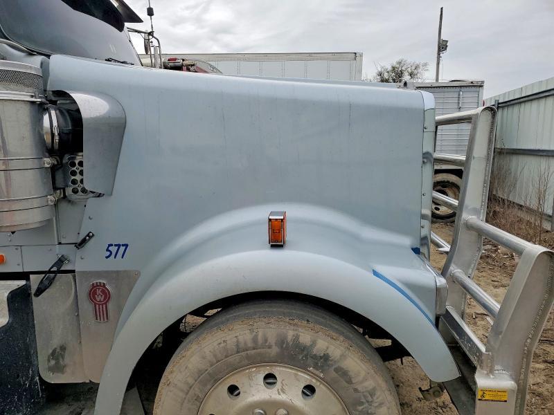 2016 Kenworth W900 Semi Truck