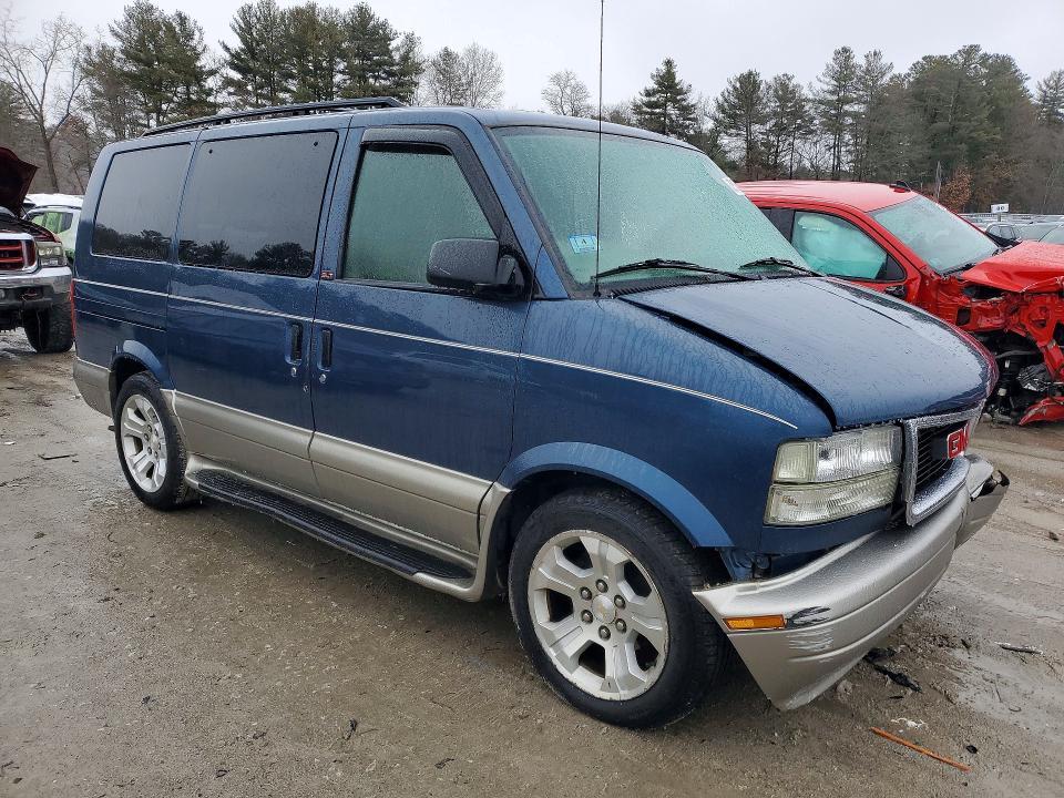 2005 GMC Safari XT