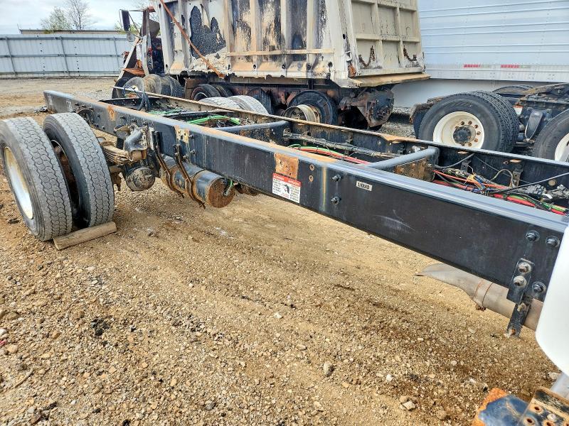2021 Freigliner 2021 Freightliner Business Class M2 Truck Cab AND