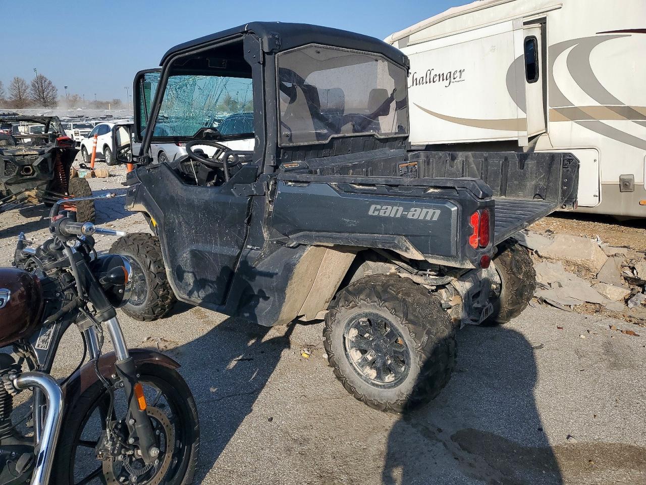 2024 Can-Am Defender XT HD7