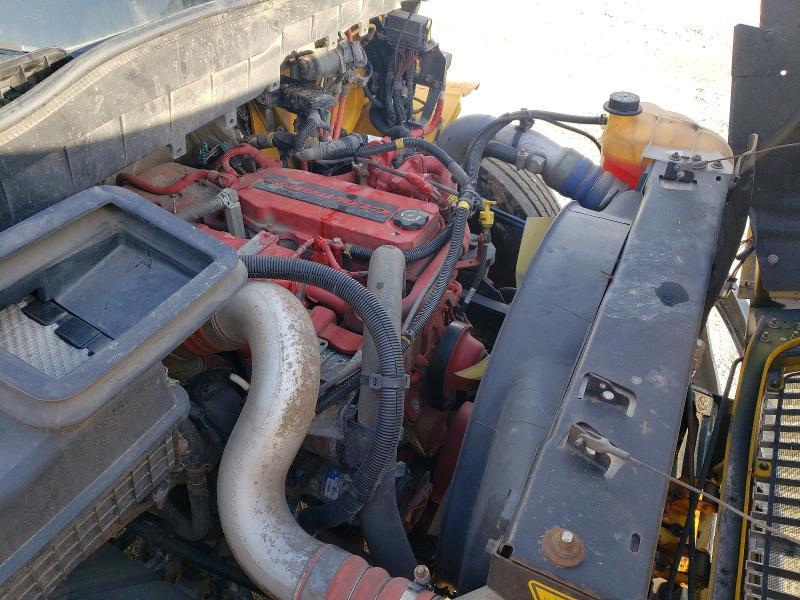 2020 International MV607 BOX Truck