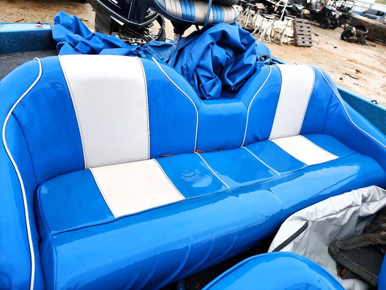 1993 Other 1993 Ranger 377V Boat