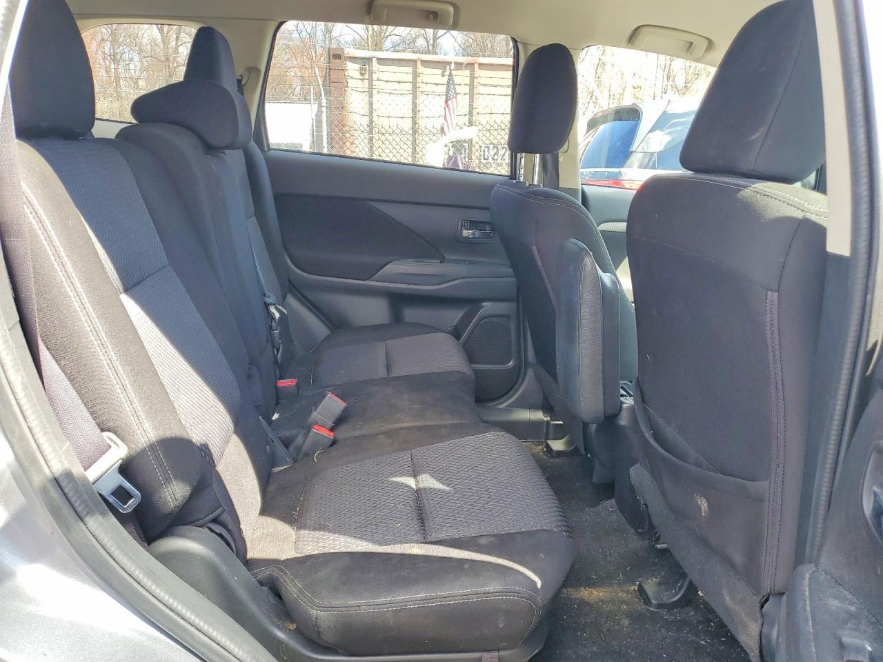 2016 Mitsubishi Outlander se