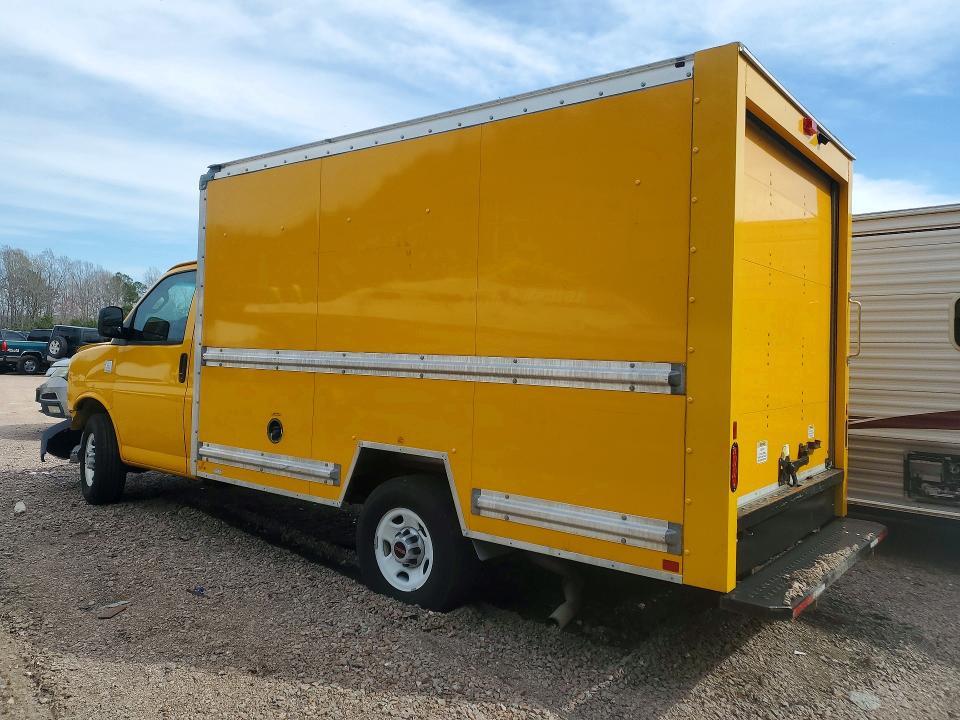 2023 GMC Savana BOX Truck