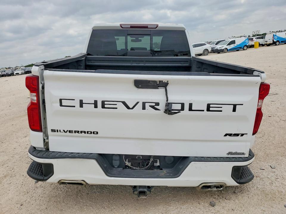 2020 Chev Silve