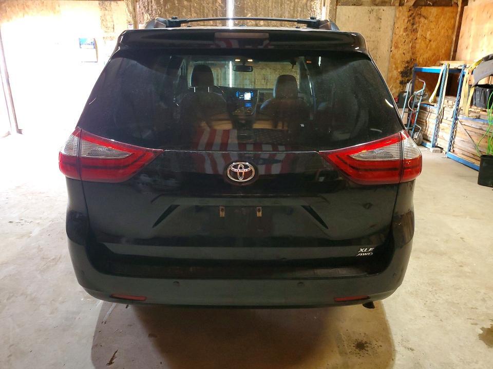 2017 Toyota Sienna xle 7-passenger