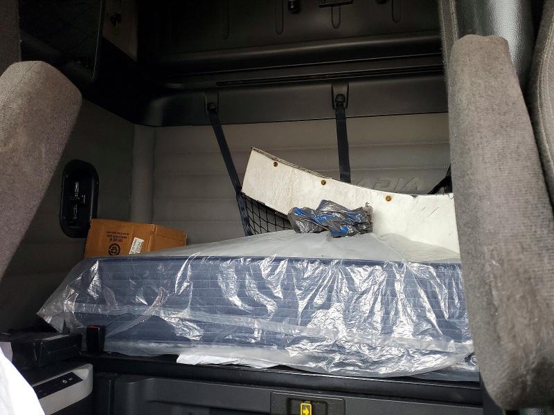 2021 Freigliner 2021 Freightliner Cascadia 126 Semi Truck