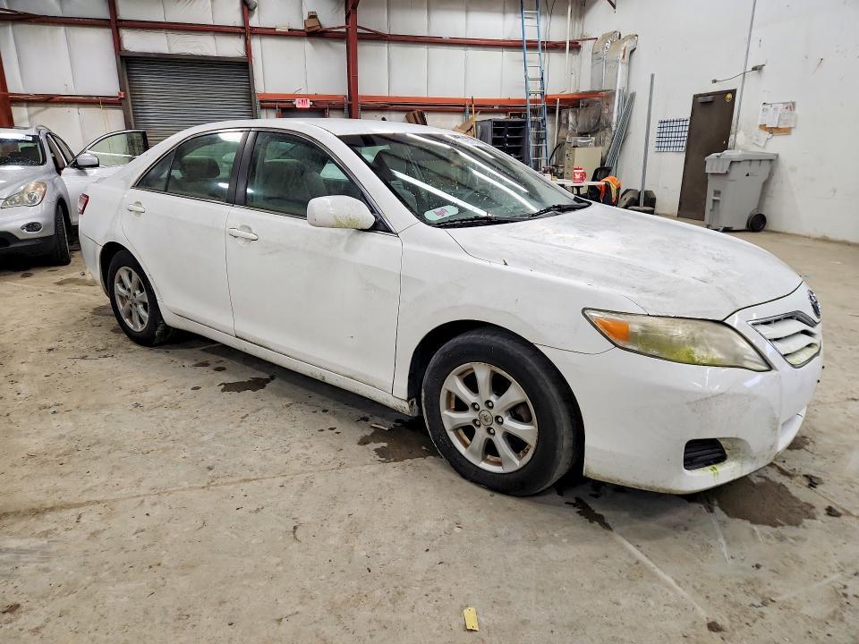 2010 Toyota Camry le