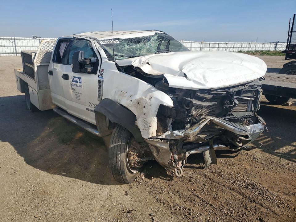 2022 Ford F550 Super Duty Flatbed Truck