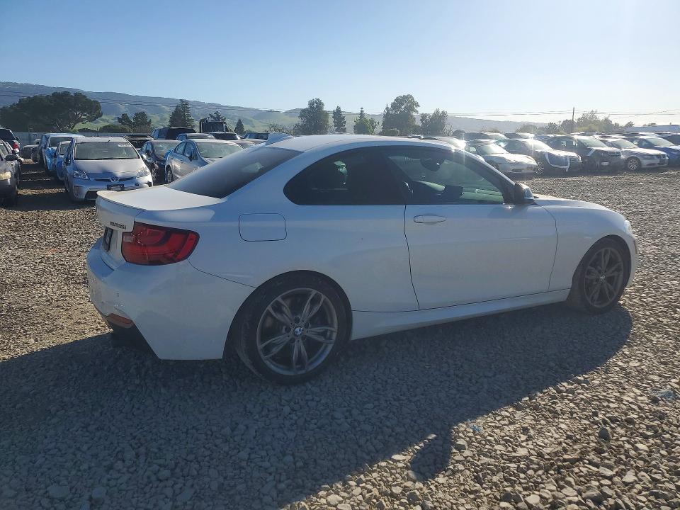 2016 BMW M235i