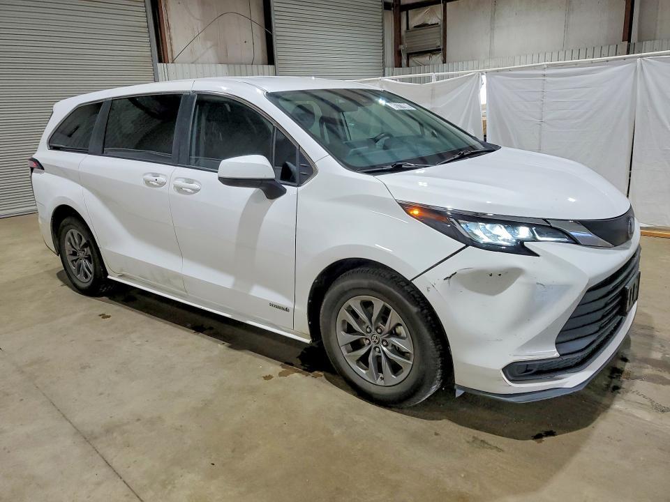 2021 Toyota Sienna le 8-passenger