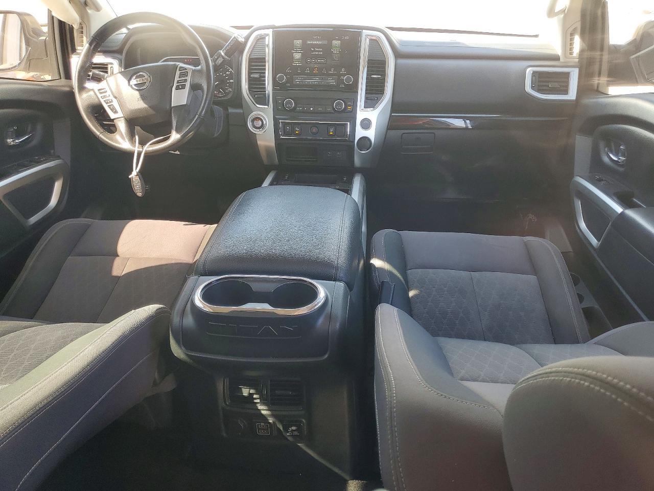2021 Nissan Titan SV