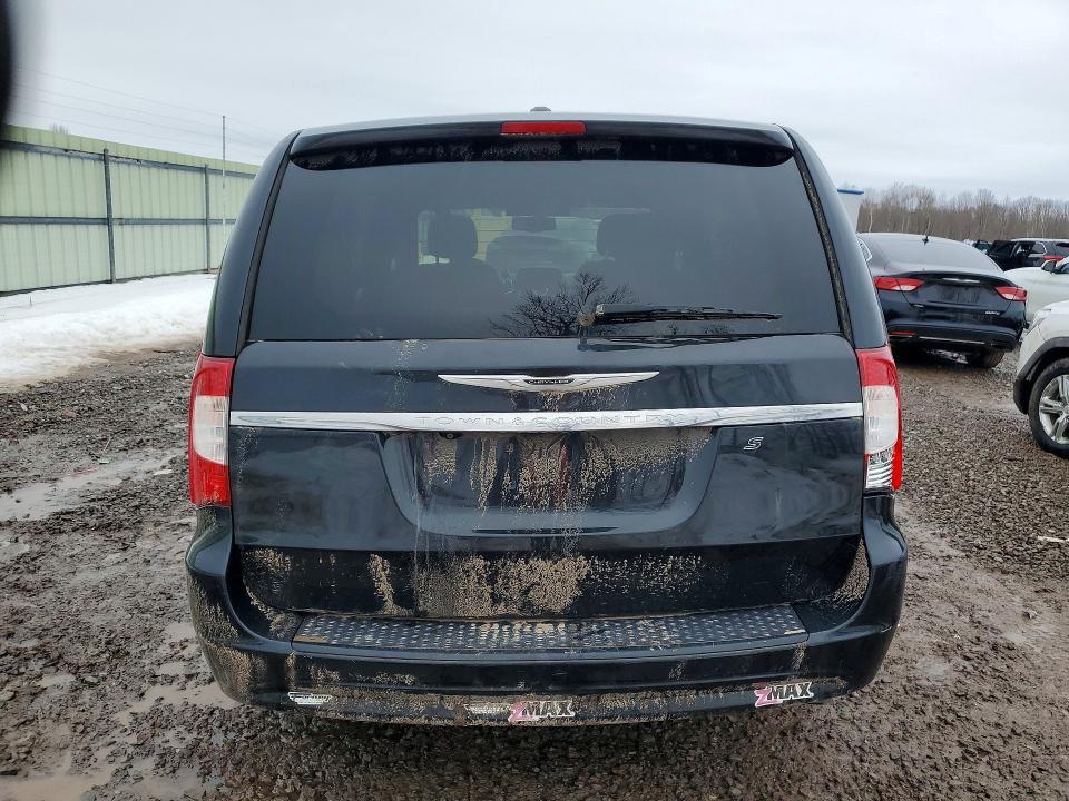 2015 Chrysler Town & Country s