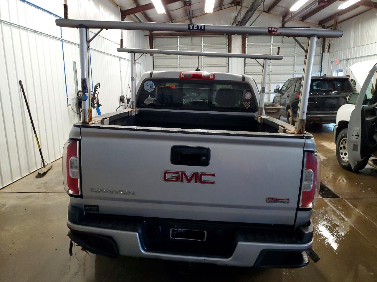 2016 GMC Canyon SLE