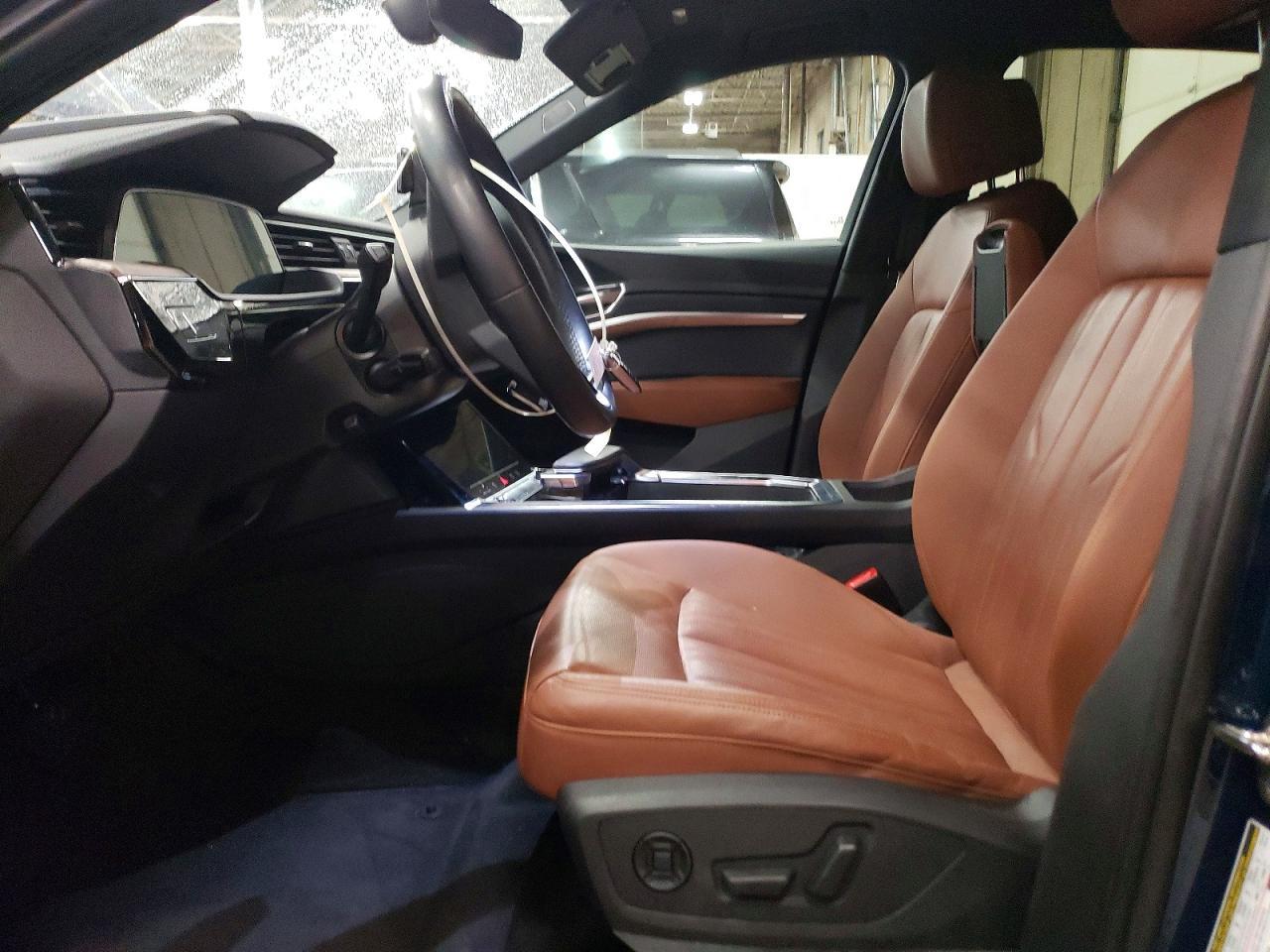 2022 Audi E-tron Premium Plus