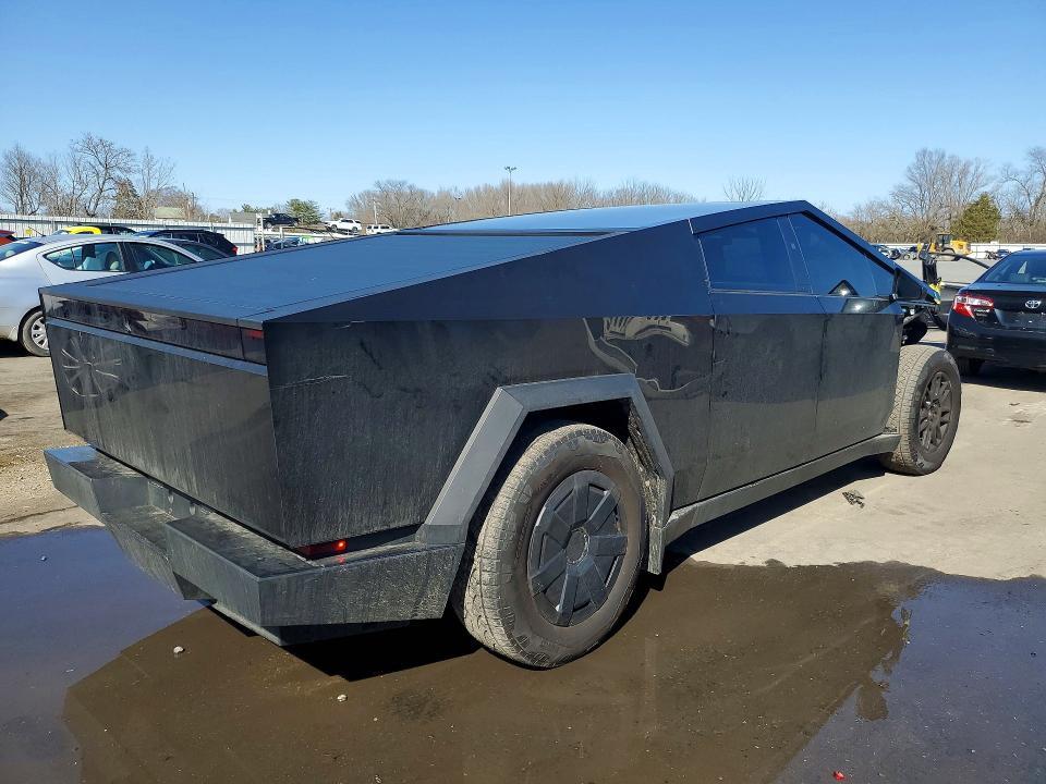 2025 Tesla Cybertruck