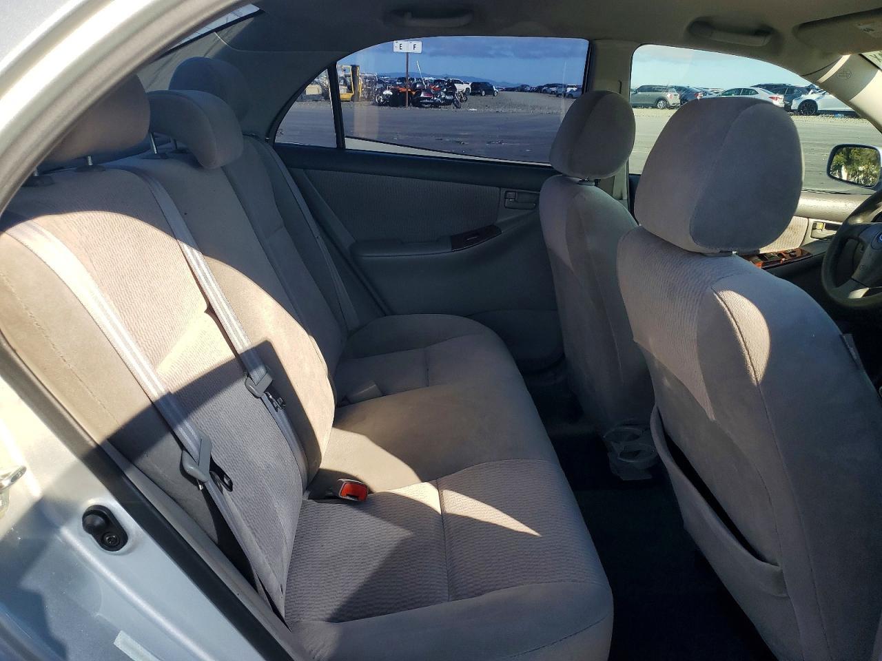 2005 Toyota Corolla le