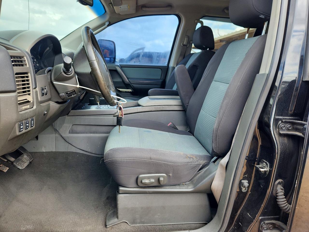 2005 Nissan Titan XE